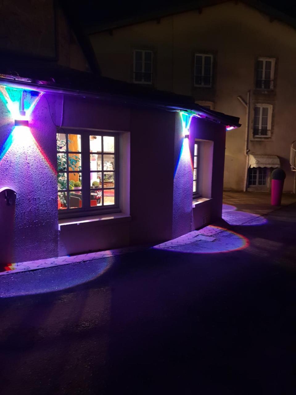 Hotel Le Cheval Blanc Saint-Maixent-lʼÉcole Esterno foto